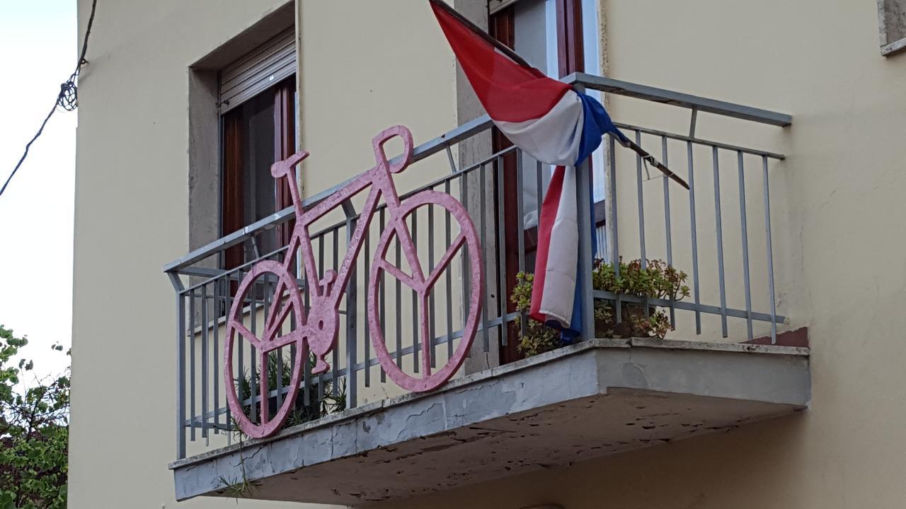 Bedandbiking Bed & Breakfast Cortona Exterior photo